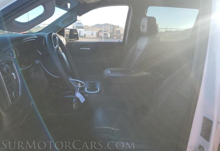 2019 Chevrolet Silverado 1500 - Image 3