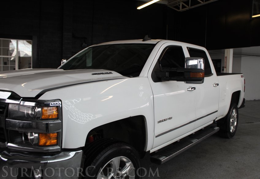 2016 Chevrolet Silverado 3500HD - Image 16