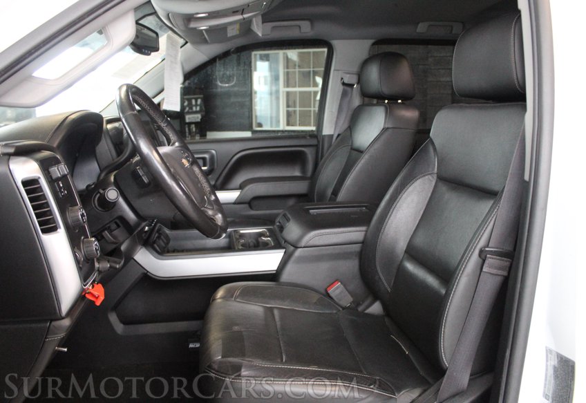 2016 Chevrolet Silverado 3500HD - Image 30