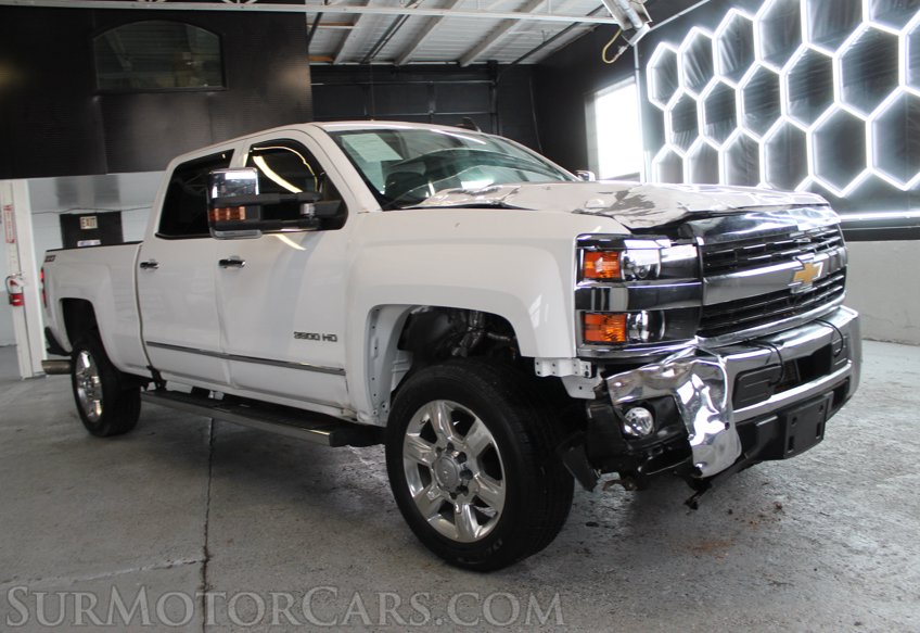 2016 Chevrolet Silverado 3500HD - Image 4