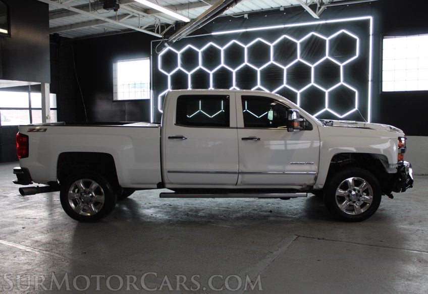 2016 Chevrolet Silverado 3500HD - Image 10