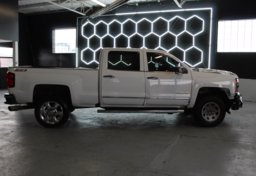 2016 Chevrolet Silverado 3500HD - Image 9