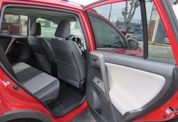 2015 Toyota RAV4 - Image 26