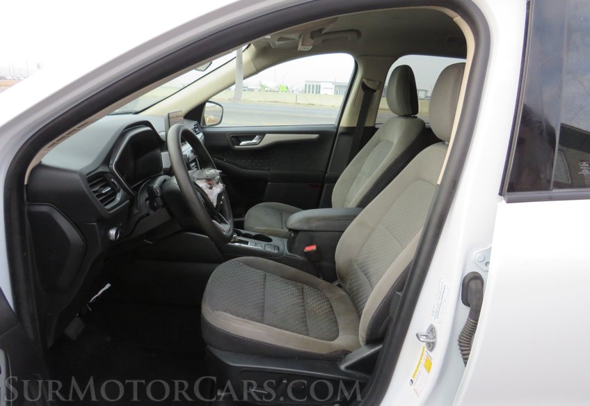 2020 Ford Escape - Image 23