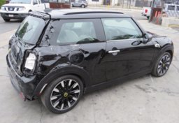 2021 Mini Hardtop Electric - Image 8