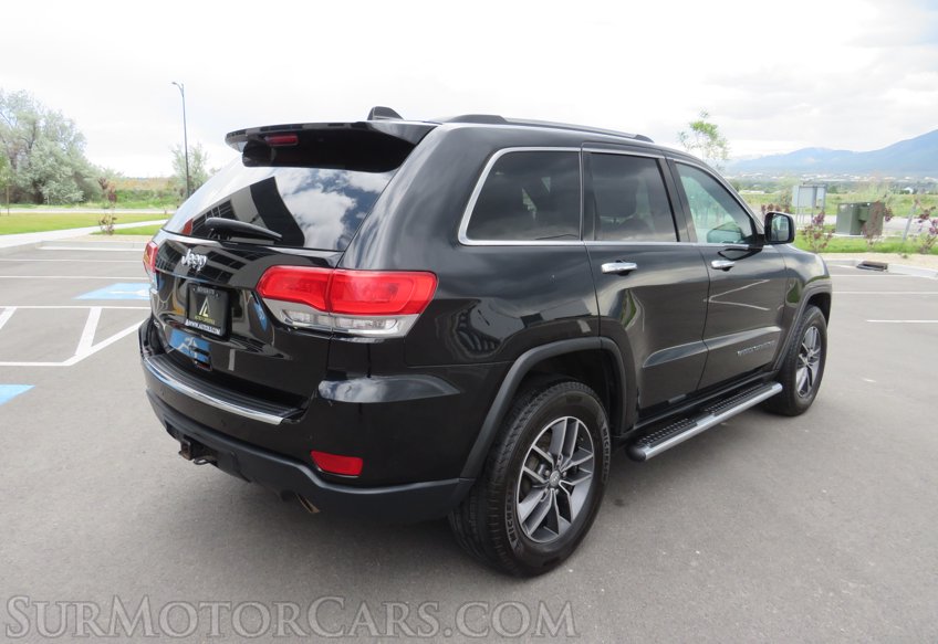 2017 Jeep Grand Cherokee - Image 12