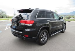 2017 Jeep Grand Cherokee - Image 10