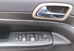 2017 Jeep Grand Cherokee - Image 69