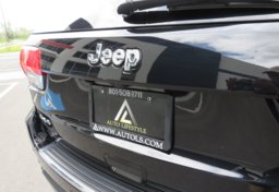 2017 Jeep Grand Cherokee - Image 28