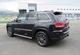 2017 Jeep Grand Cherokee - Image 13