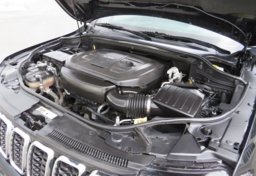 2017 Jeep Grand Cherokee - Image 75