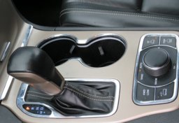 2017 Jeep Grand Cherokee - Image 60