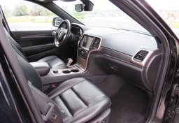 2017 Jeep Grand Cherokee - Image 39