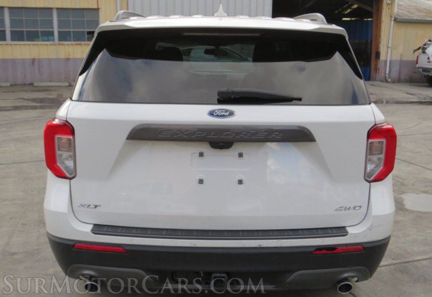 2022 Ford Explorer - Image 12