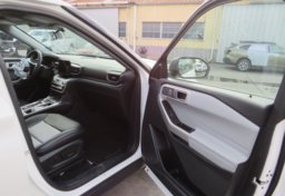 2022 Ford Explorer - Image 25