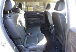 2019 Volkswagen Atlas - Image 32