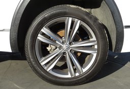 2019 Volkswagen Atlas - Image 17