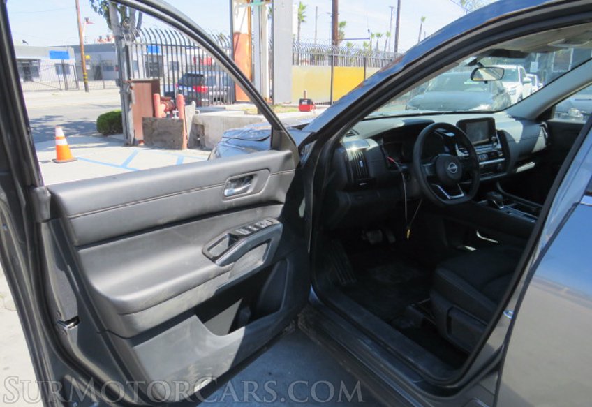 2022 Nissan Pathfinder - Image 17