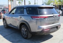 2022 Nissan Pathfinder - Image 7