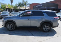 2022 Nissan Pathfinder - Image 11