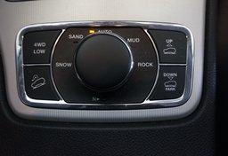 2021 Jeep Grand Cherokee - Image 28