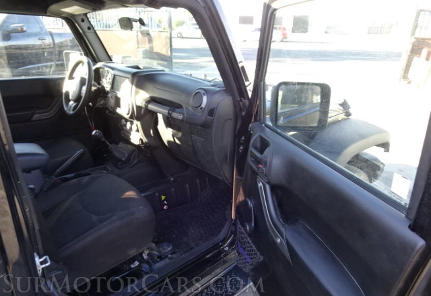 2015 Jeep Wrangler Unlimited - Image 20