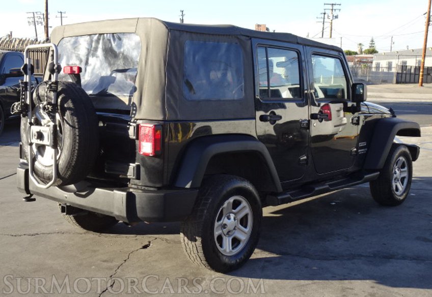 2015 Jeep Wrangler Unlimited - Image 8
