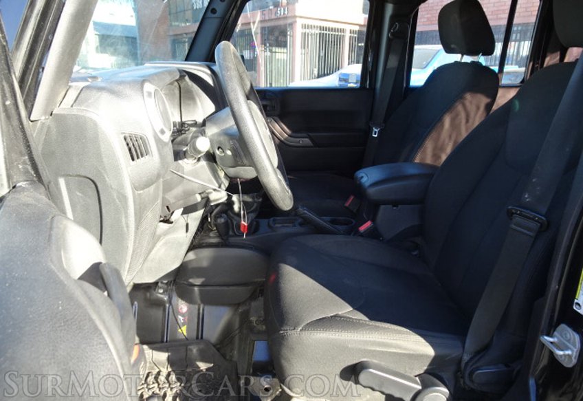 2015 Jeep Wrangler Unlimited - Image 22