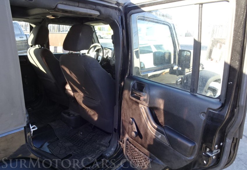 2015 Jeep Wrangler Unlimited - Image 26
