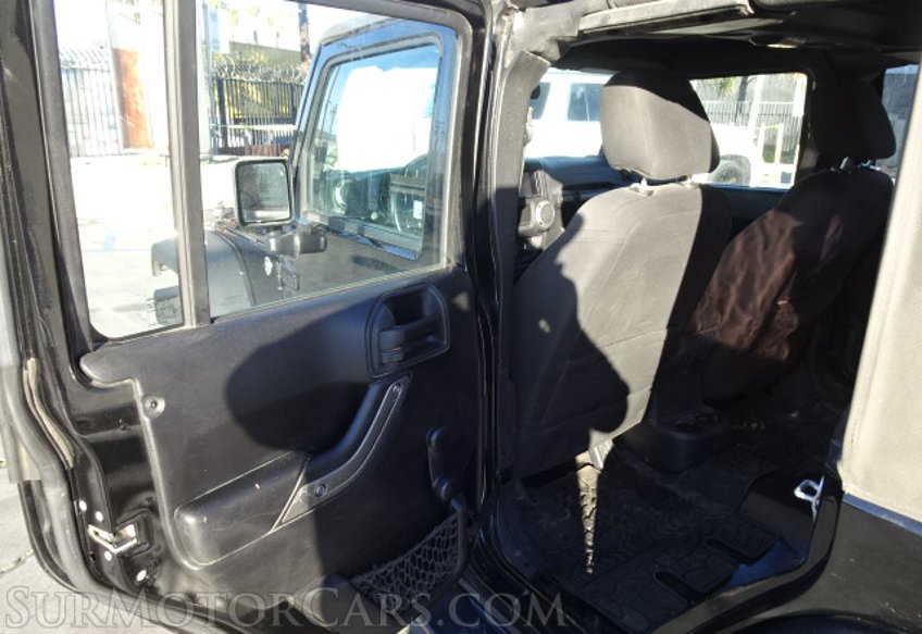 2015 Jeep Wrangler Unlimited - Image 25