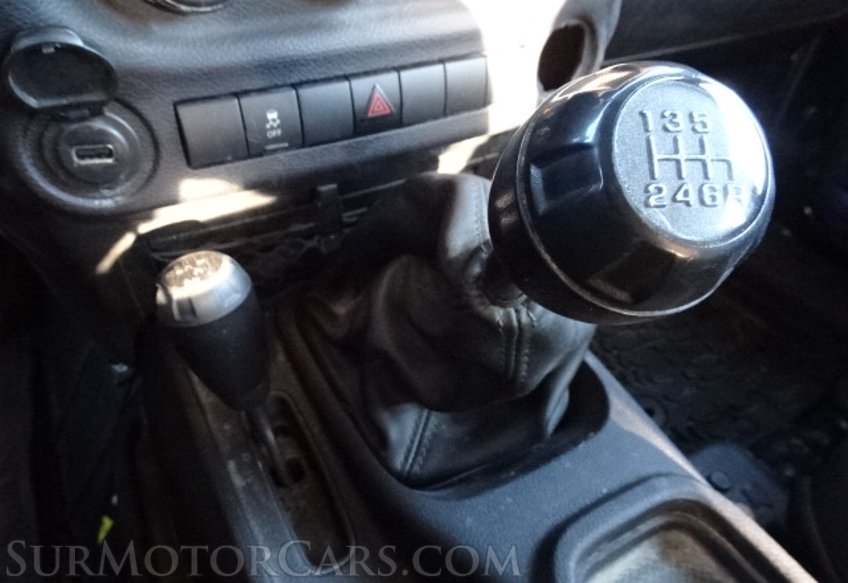 2015 Jeep Wrangler Unlimited - Image 35