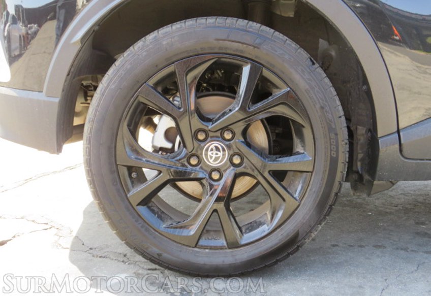 2021 Toyota C-HR - Image 11