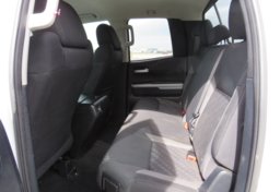 2014 Toyota Tundra 4WD Truck - Image 29