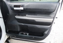 2014 Toyota Tundra 4WD Truck - Image 49