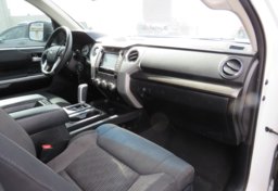 2014 Toyota Tundra 4WD Truck - Image 25