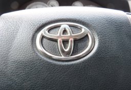 2014 Toyota Tundra 4WD Truck - Image 33