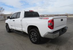 2014 Toyota Tundra 4WD Truck - Image 5