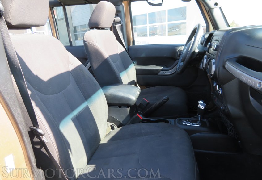 2015 Jeep Wrangler Unlimited - Image 19