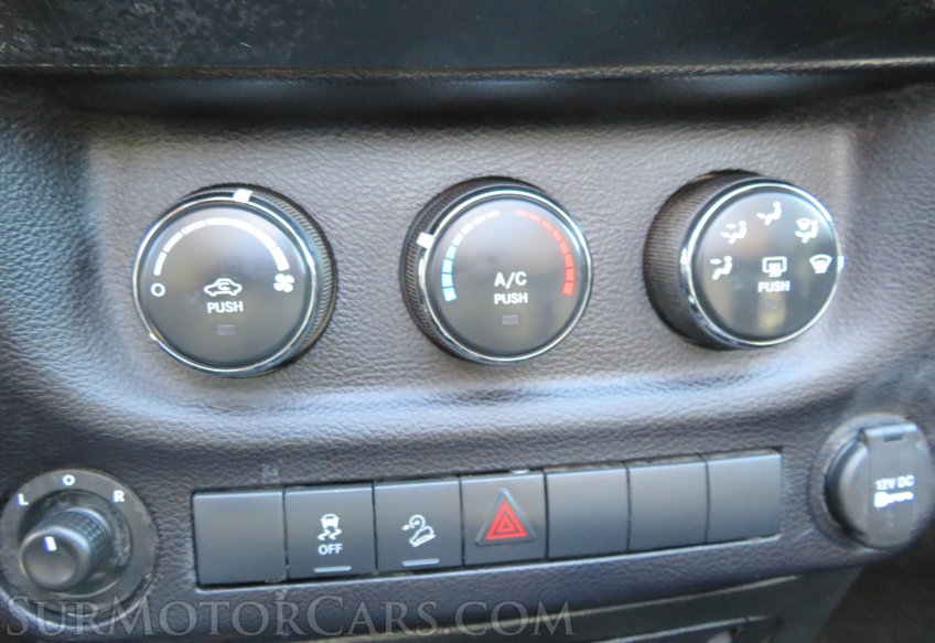 2015 Jeep Wrangler Unlimited - Image 29