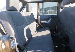 2015 Jeep Wrangler Unlimited - Image 21