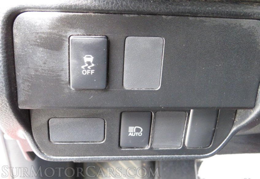 2020 Toyota Tacoma 4WD - Image 40