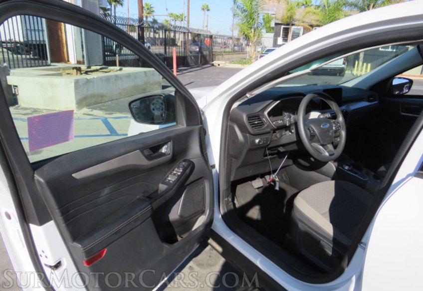 2022 Ford Escape - Image 19