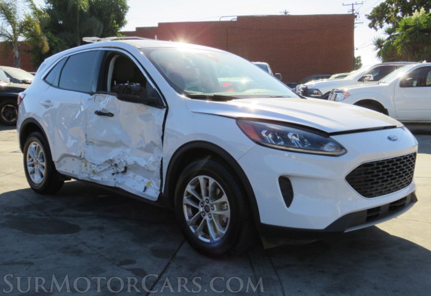 2022 Ford Escape - Image 4