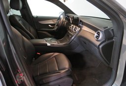 2021 Mercedes-Benz GLC - Image 25