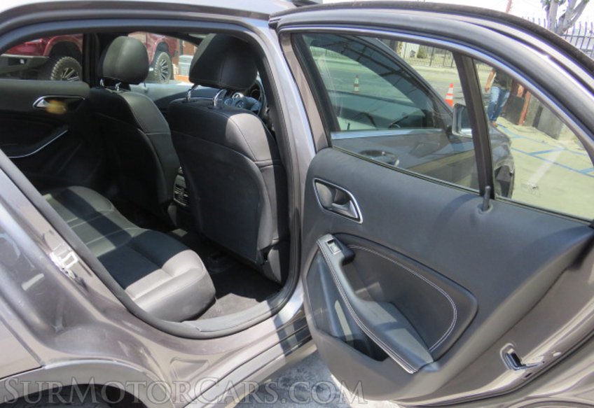 2017 Mercedes-Benz GLA - Image 29