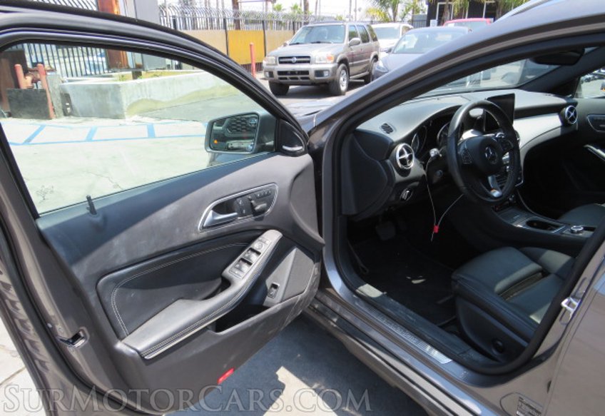 2017 Mercedes-Benz GLA - Image 18