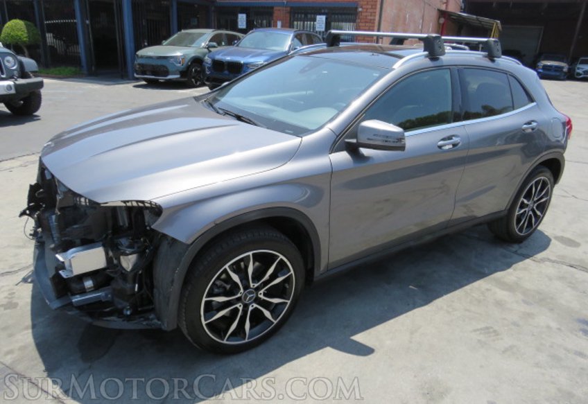 2017 Mercedes-Benz GLA - Image 2