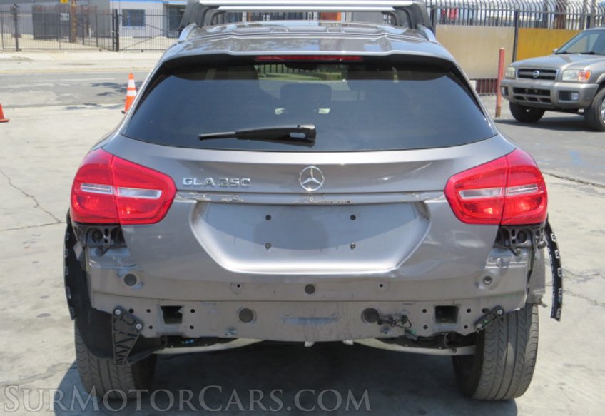 2017 Mercedes-Benz GLA - Image 12