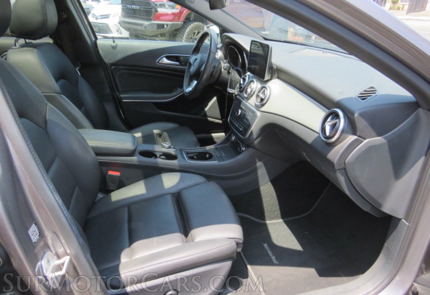 2017 Mercedes-Benz GLA - Image 21