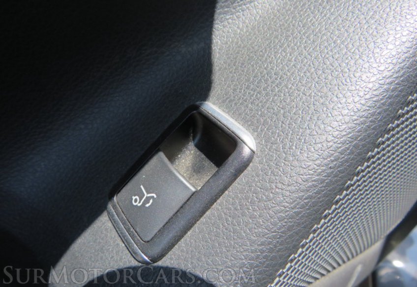 2017 Mercedes-Benz GLA - Image 46